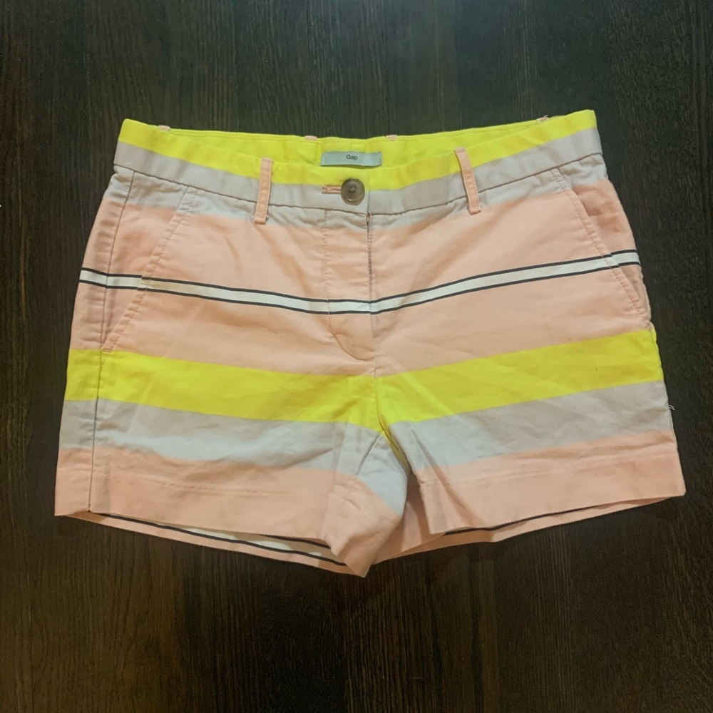Gap 00 Striped shorts